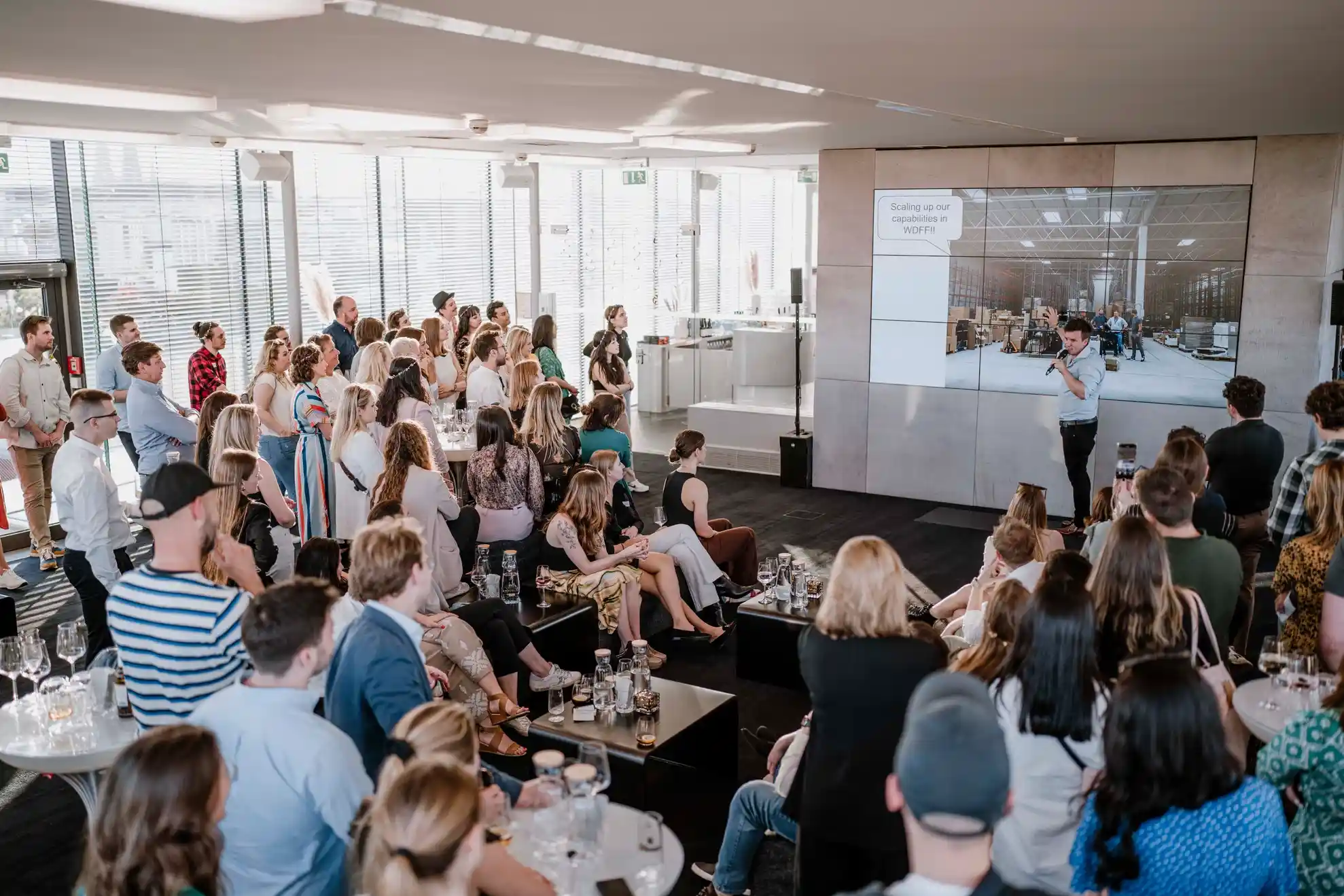 Waterdrop (c) Nadine Studeny